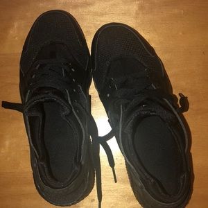 Nike Air Huaraches (only worn once)